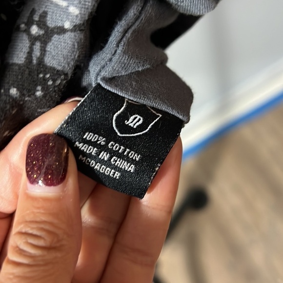 McDagger Men’s All Over Snake Design T-shirt Distressed Detail size Medium - Picture 6 of 9